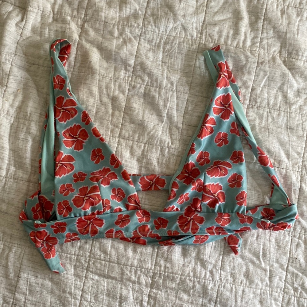 Tai swim bikini top
